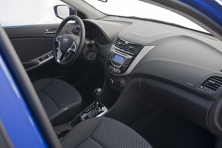  Hyundai Accent 2012 года  (фото 18 из 30)